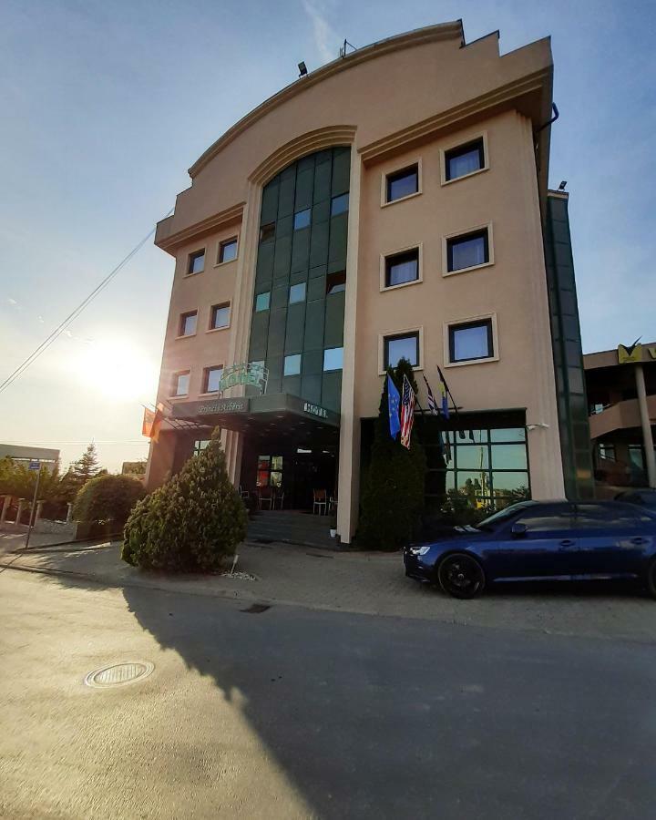 Hotel Princi I Arberit Pristina Exterior foto